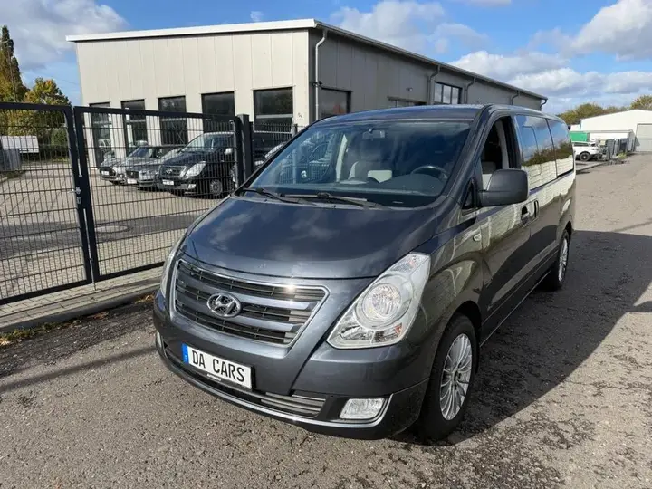 Hyundai Grand Starex