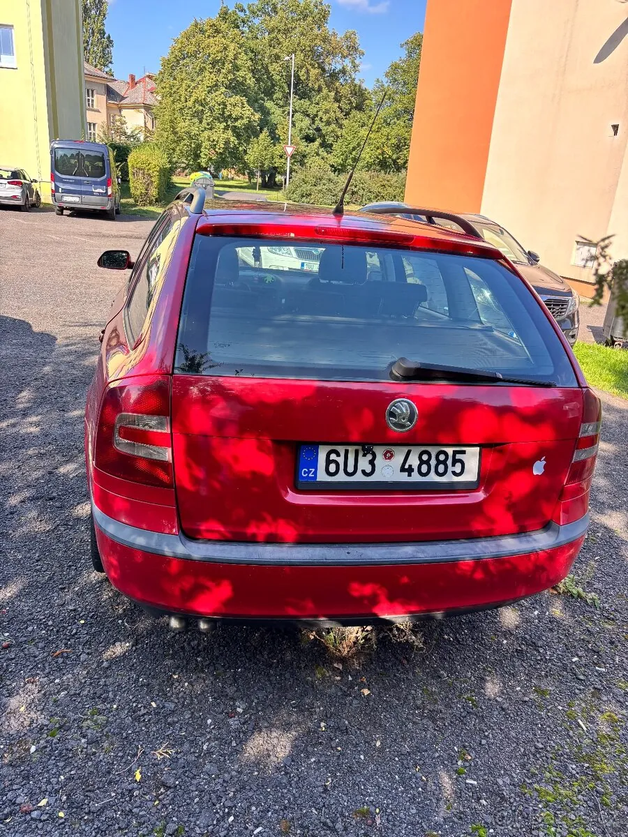 Skoda Octavia 2006 photo 2