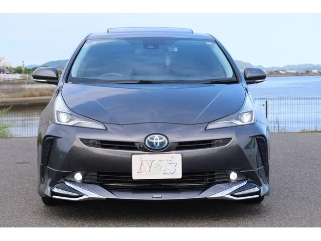 Toyota Prius 2021 photo 2