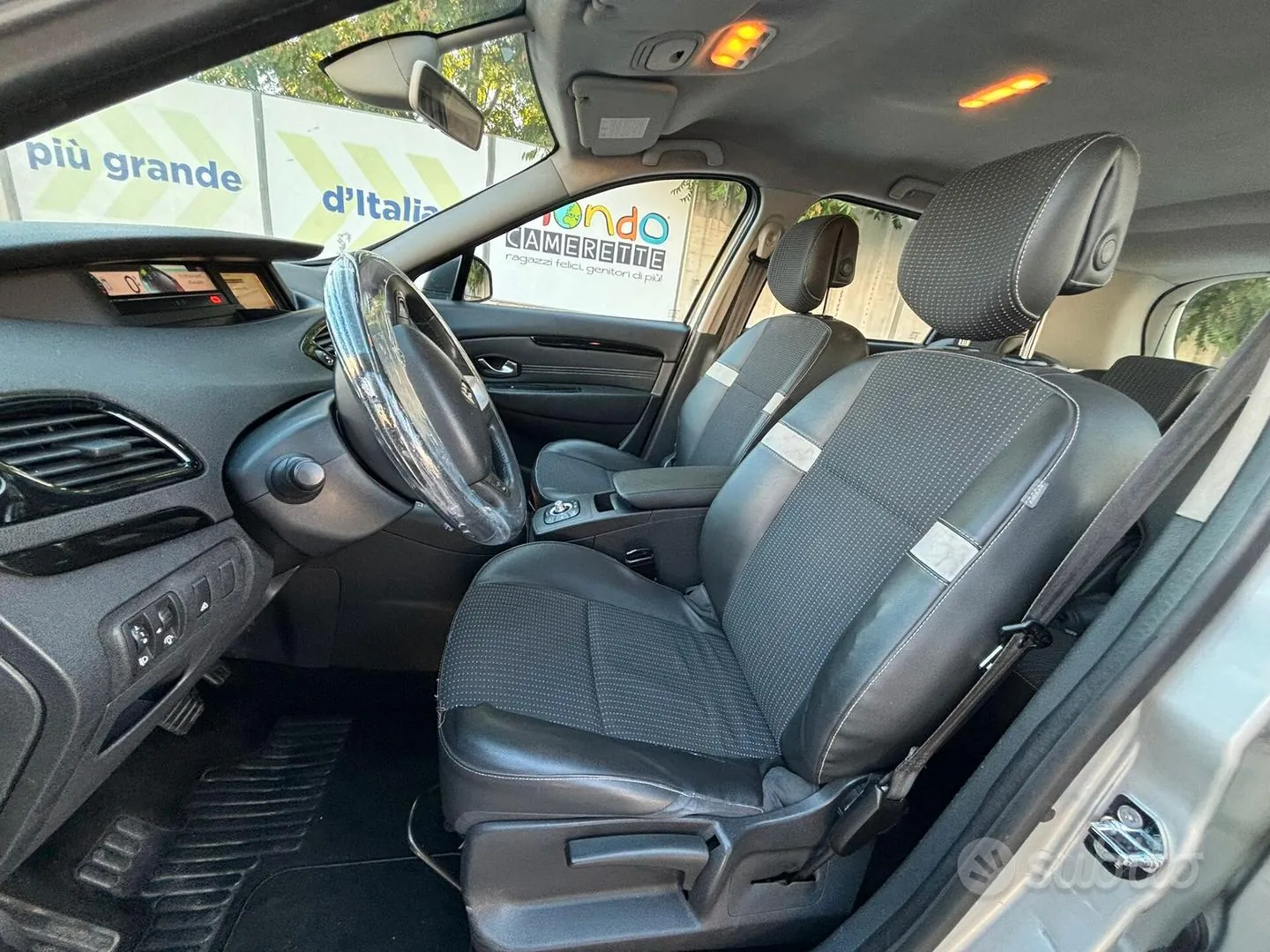 Renault Scenic 2011 photo 3