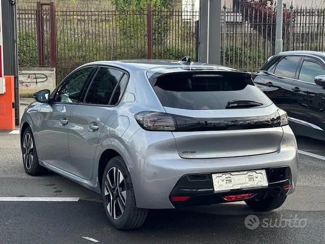 Peugeot 208 2025 photo 5