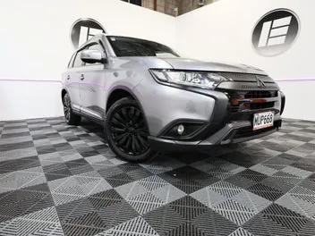 Mitsubishi Outlander 2020 photo 2