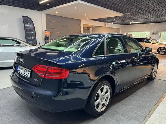Audi A4 2011 photo 5