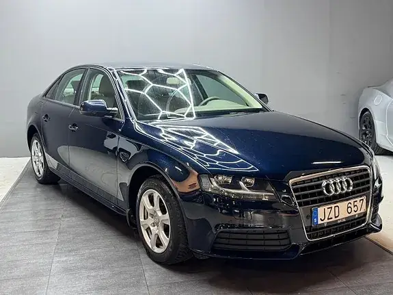 Audi A4 2011 photo 2