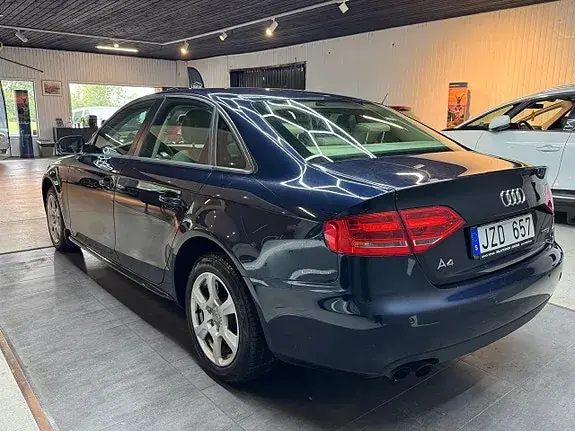 Audi A4 2011 photo 4