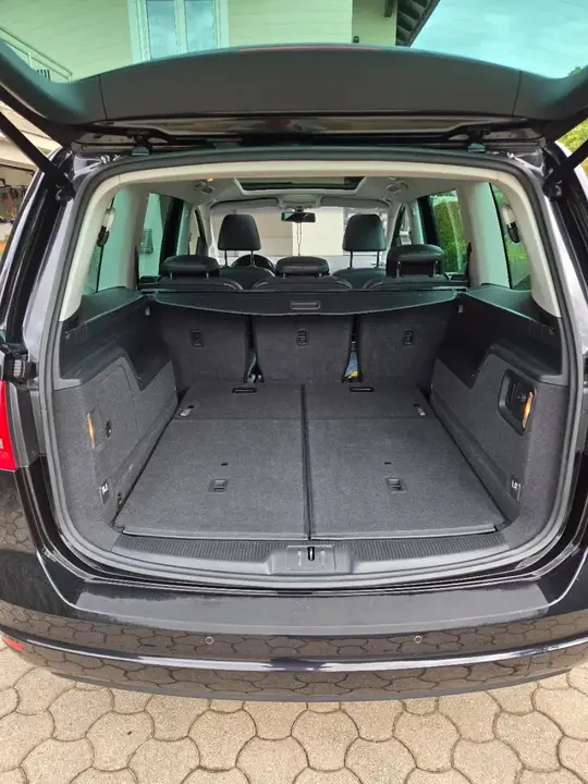 Volkswagen Sharan 2012 photo 2