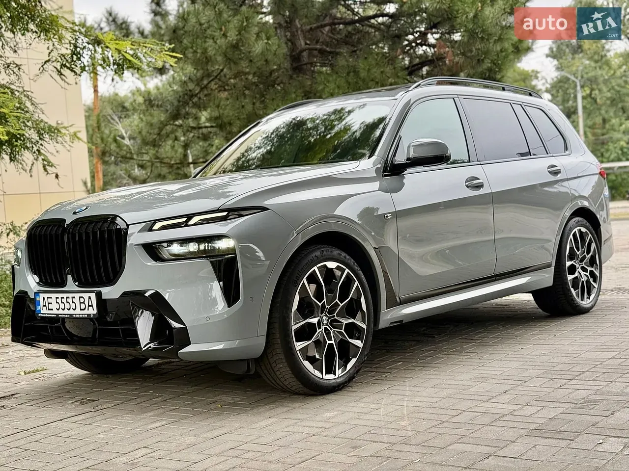 BMW X7 2023 photo 2