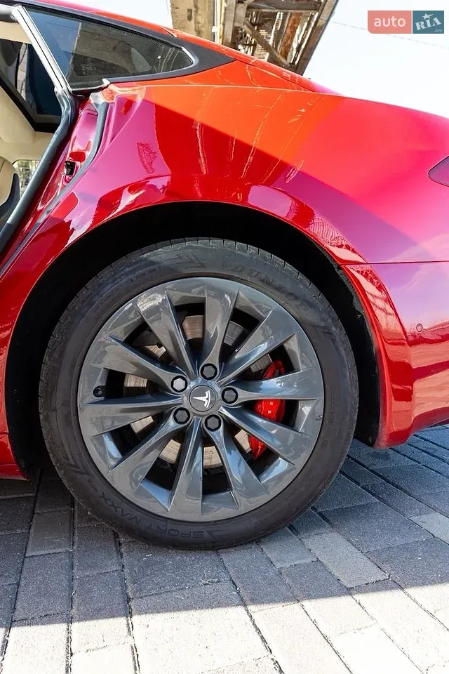 Tesla Model S 2018 photo 4