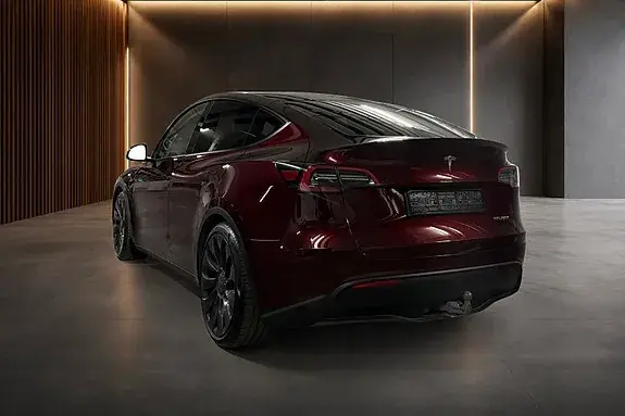 Tesla Model Y 2024 photo 3