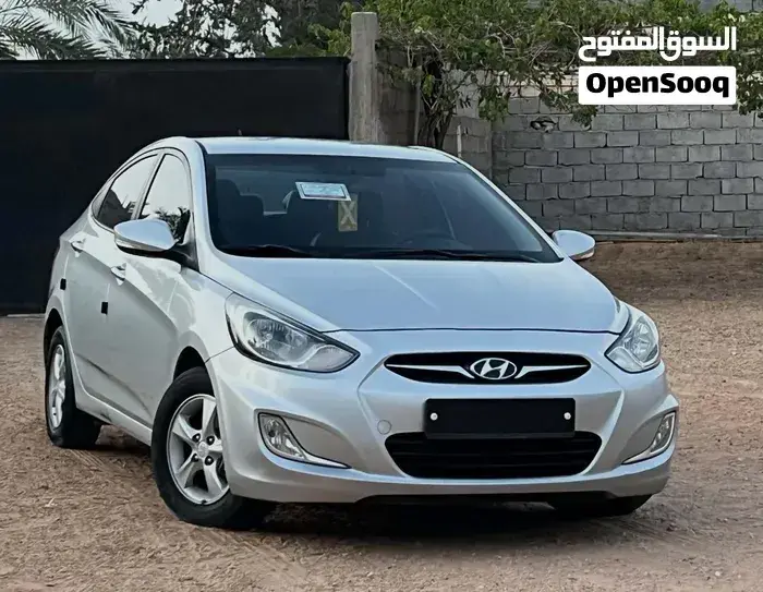 Hyundai Accent 2012 photo 4