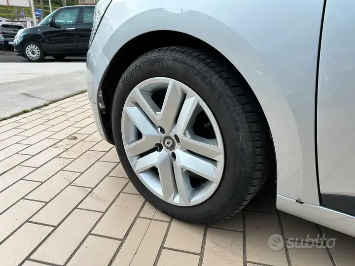 Renault Clio 2022 photo 4