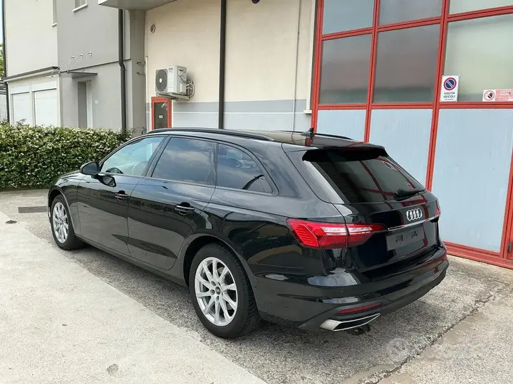 Audi A4 Avant 2022 photo 4