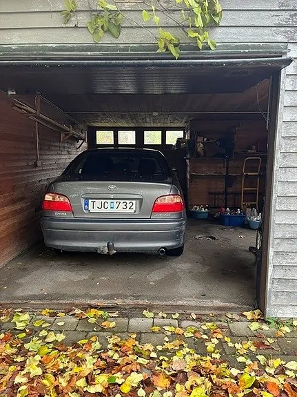 Toyota Avensis 2002 photo 2