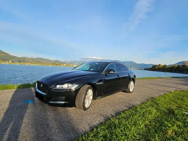 Jaguar Xf 2018 photo 2