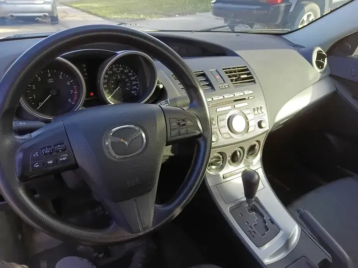 Mazda 3 2010 photo 5