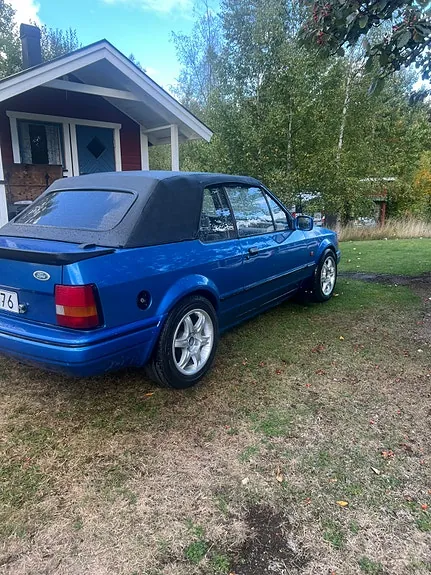 Ford Escort 1986 photo 2