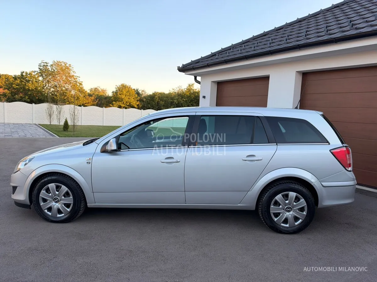 Opel Astra H 2010 photo 4