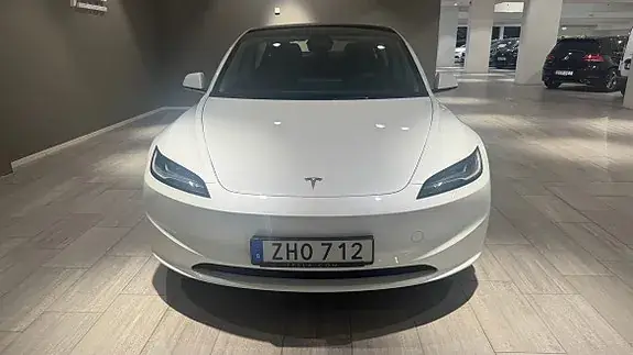 Tesla Model 3 2024 photo 3