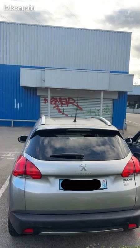 Peugeot 2008 2015 photo 3