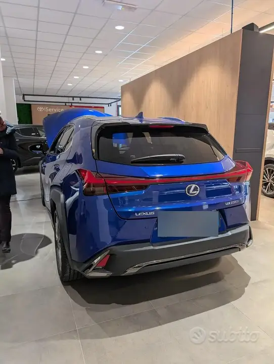 Lexus Ux 2019 photo 2
