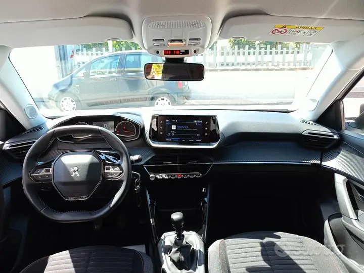 Peugeot 2008 2021 photo 5