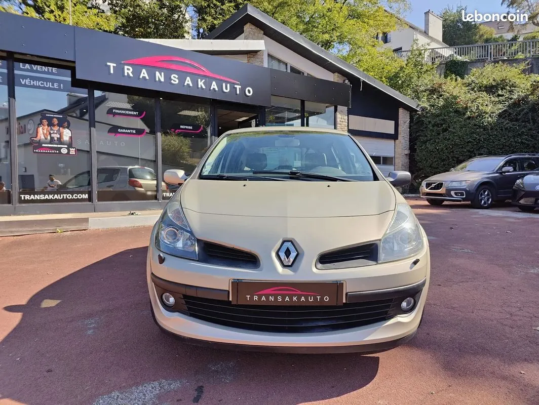 Renault Clio 2007 photo 2