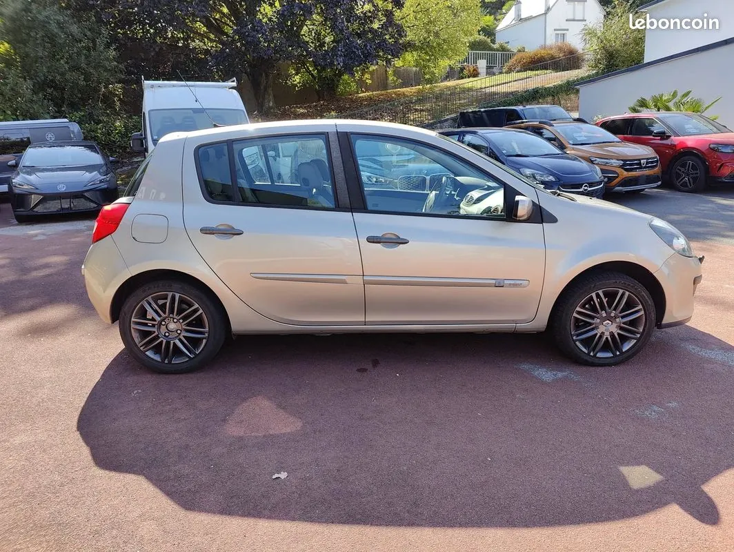 Renault Clio 2007 photo 4