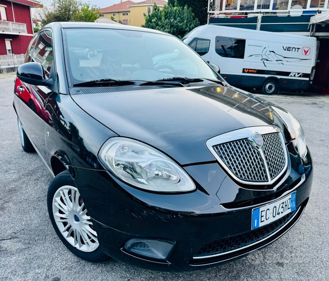 Lancia Ypsilon 2010 photo 2
