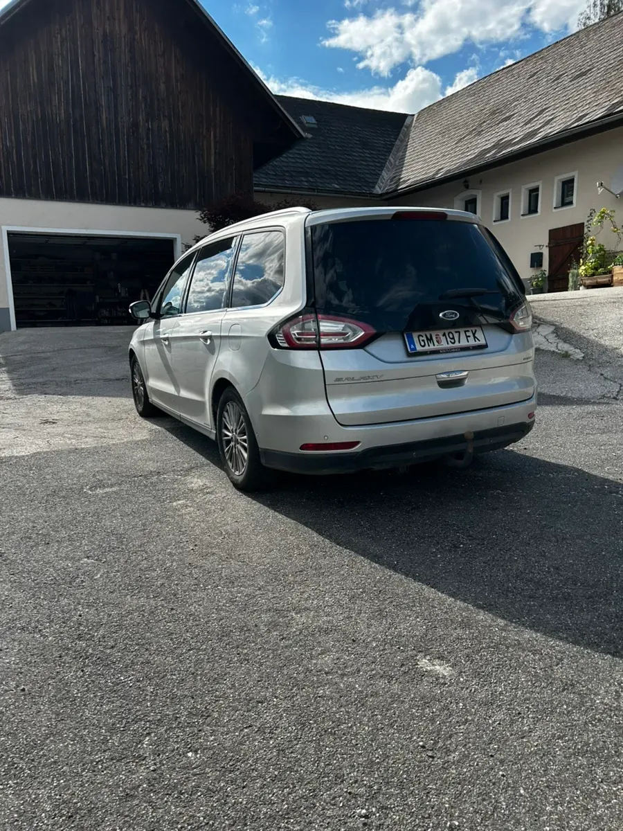 Ford Galaxy 2016 photo 3