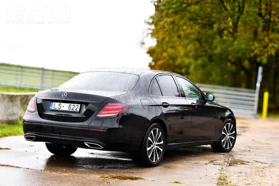 Mercedes-Benz E300 2019 photo 4