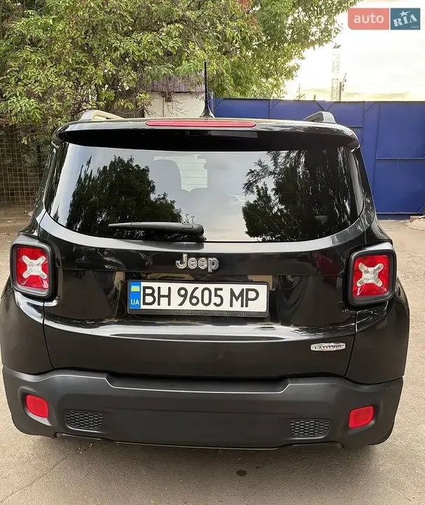 Jeep Renegade 2015 photo 4