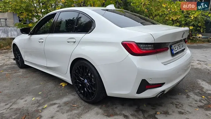 BMW 3 Series 2021 photo 3
