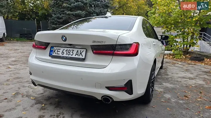 BMW 3 Series 2021 photo 4