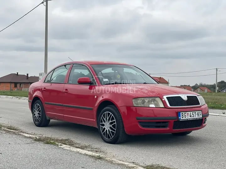 Skoda Superb 2003 photo 4