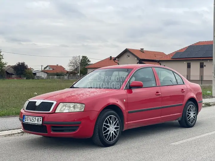 Skoda Superb 2003 photo 3