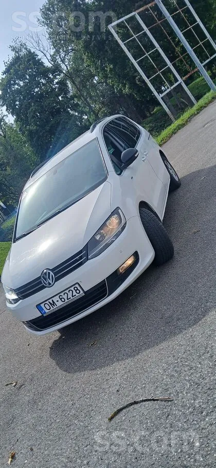 Volkswagen Sharan 2012 photo 2