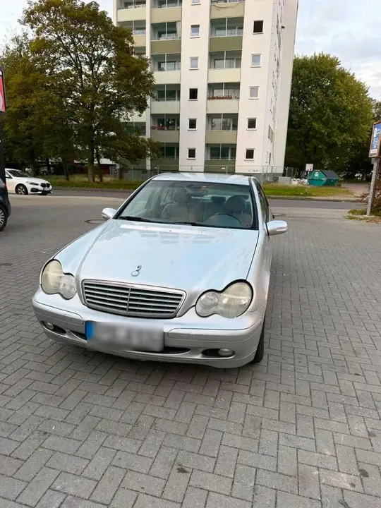 Mercedes-Benz C180