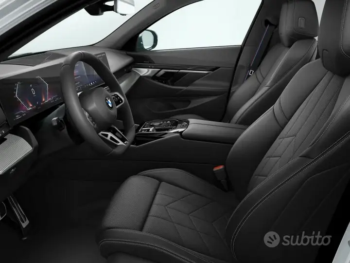 BMW 520D Touring 2025 photo 2