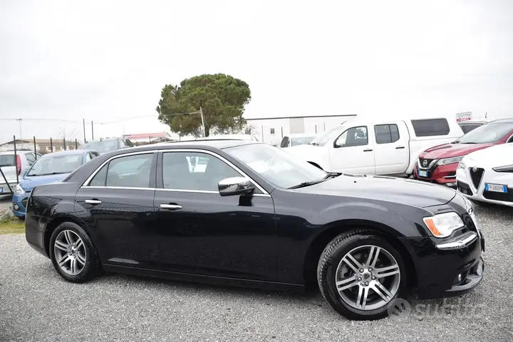 Lancia Thema 2012 photo 4