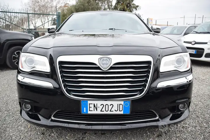 Lancia Thema 2012 photo 5
