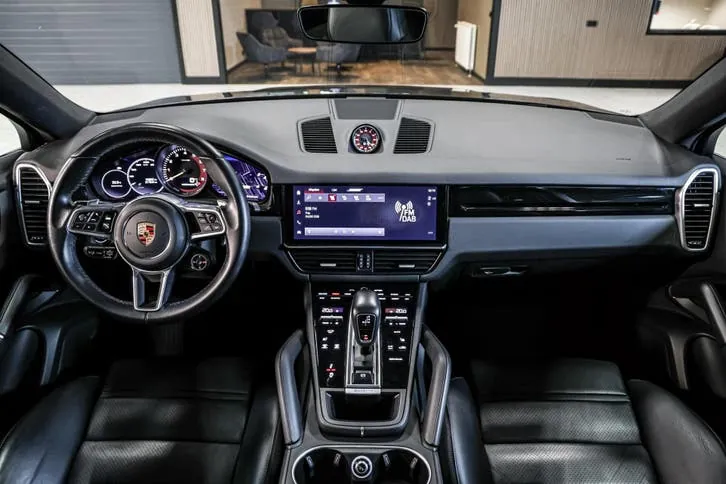 Porsche Cayenne 2022 photo 2