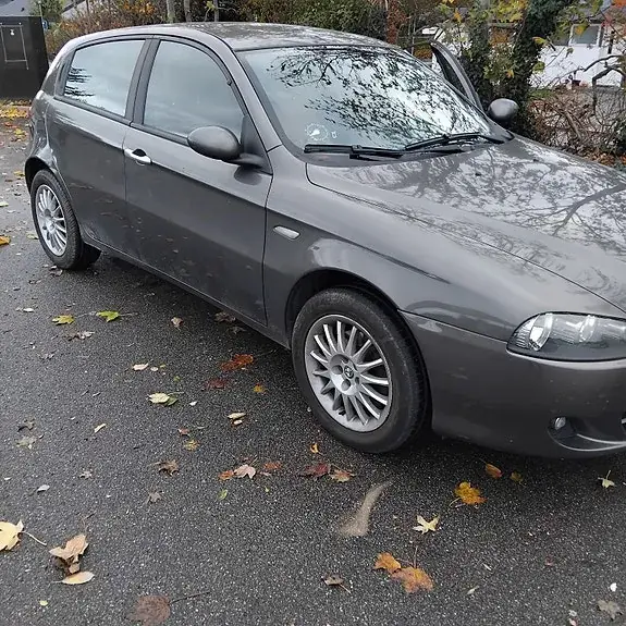 Alfa Romeo 147 2008 photo 5