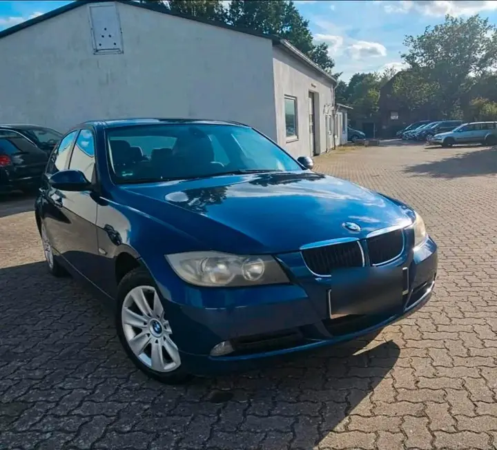 BMW 318I