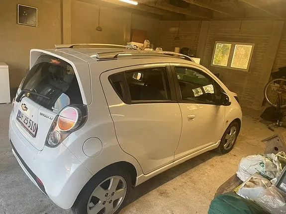 Chevrolet Spark 2011 photo 3