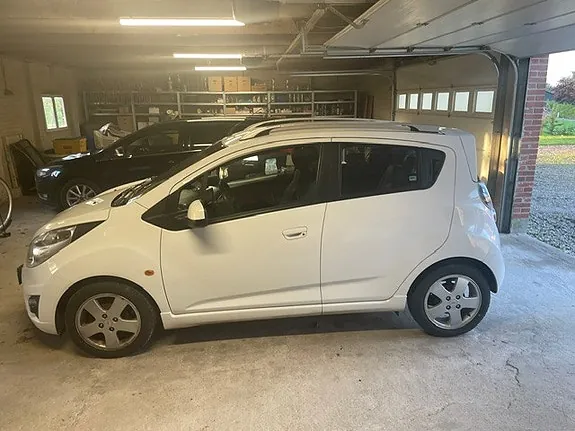 Chevrolet Spark 2011 photo 2