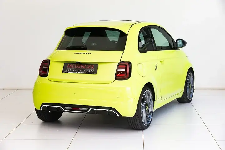 Abarth 500E 2025 photo 2