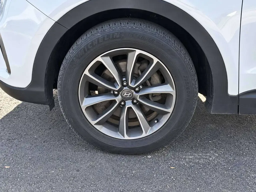 Hyundai Santa Fe 2018 photo 3