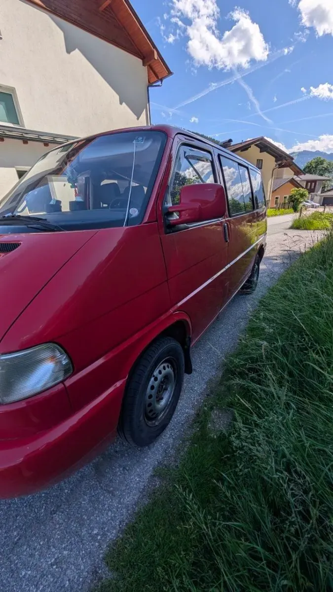 Volkswagen T4 1998 photo 2