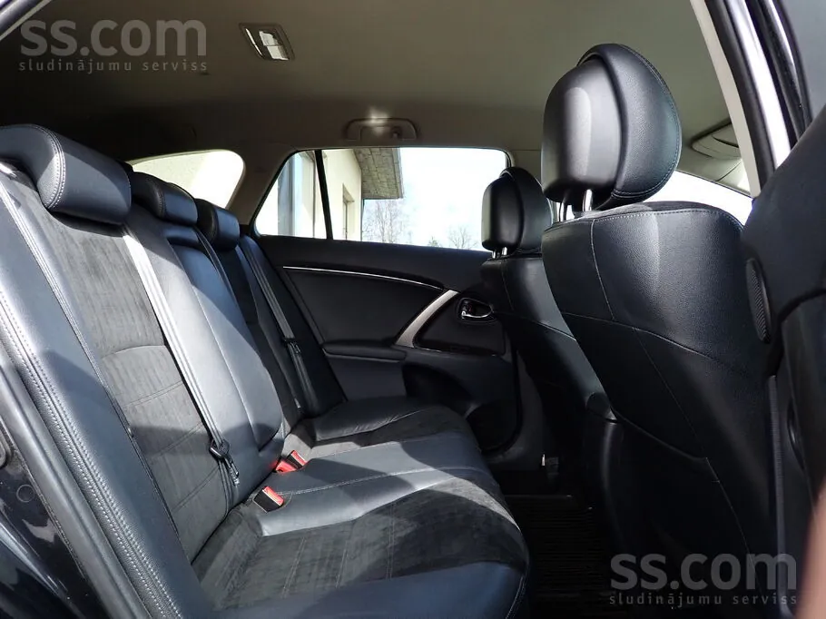 Toyota Avensis 2012 photo 5