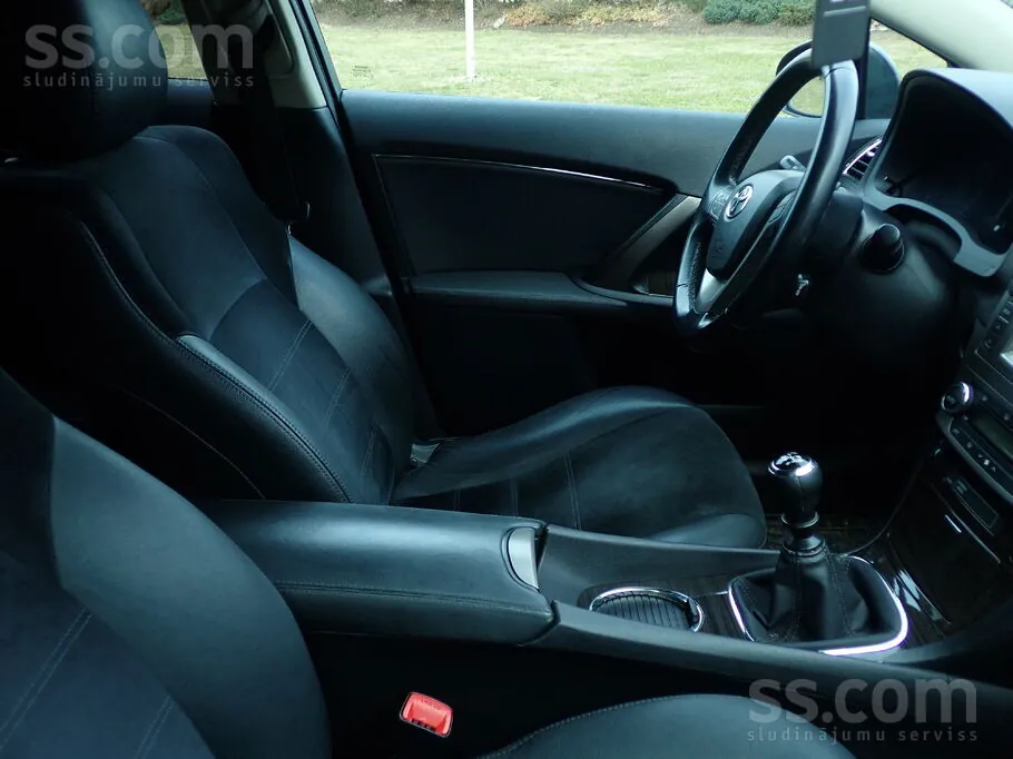 Toyota Avensis 2012 photo 3